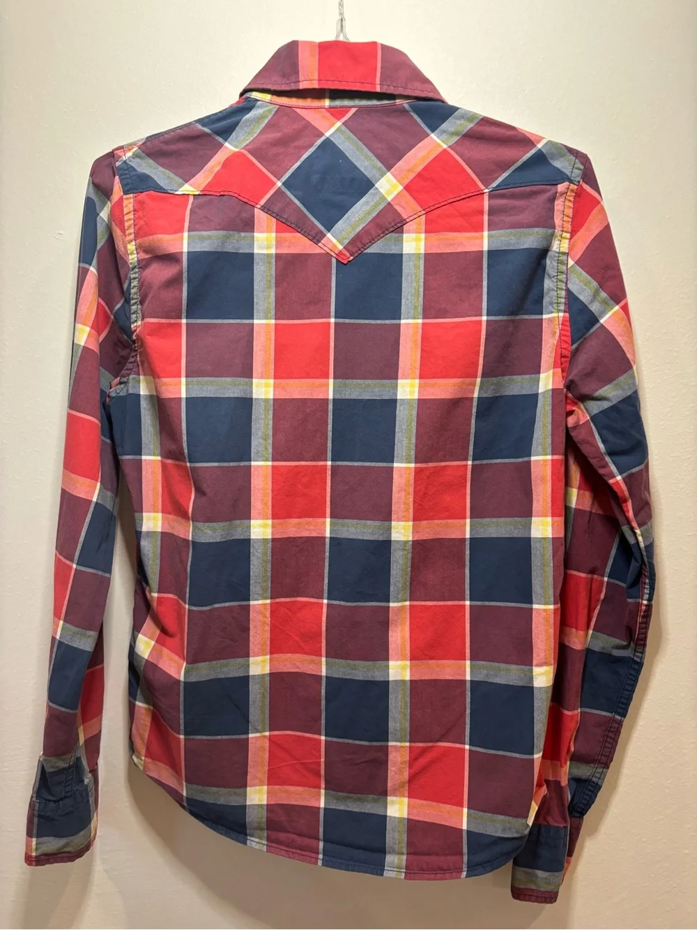Bundle Wrangler Denim Classic Jeans Hollister Plaid Button Down Boys 16/MenSmall